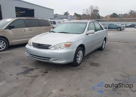 2003 Toyota Camry Le z USA, uszkodzony, nr VIN 4T1BE32K33U686148
